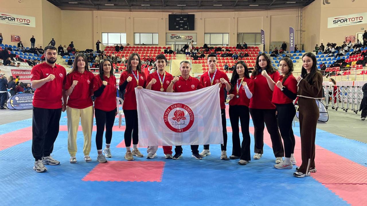 SDÜ, "Üniversitelerarası Kick Boks Şampiyonası"nda başarı elde etti