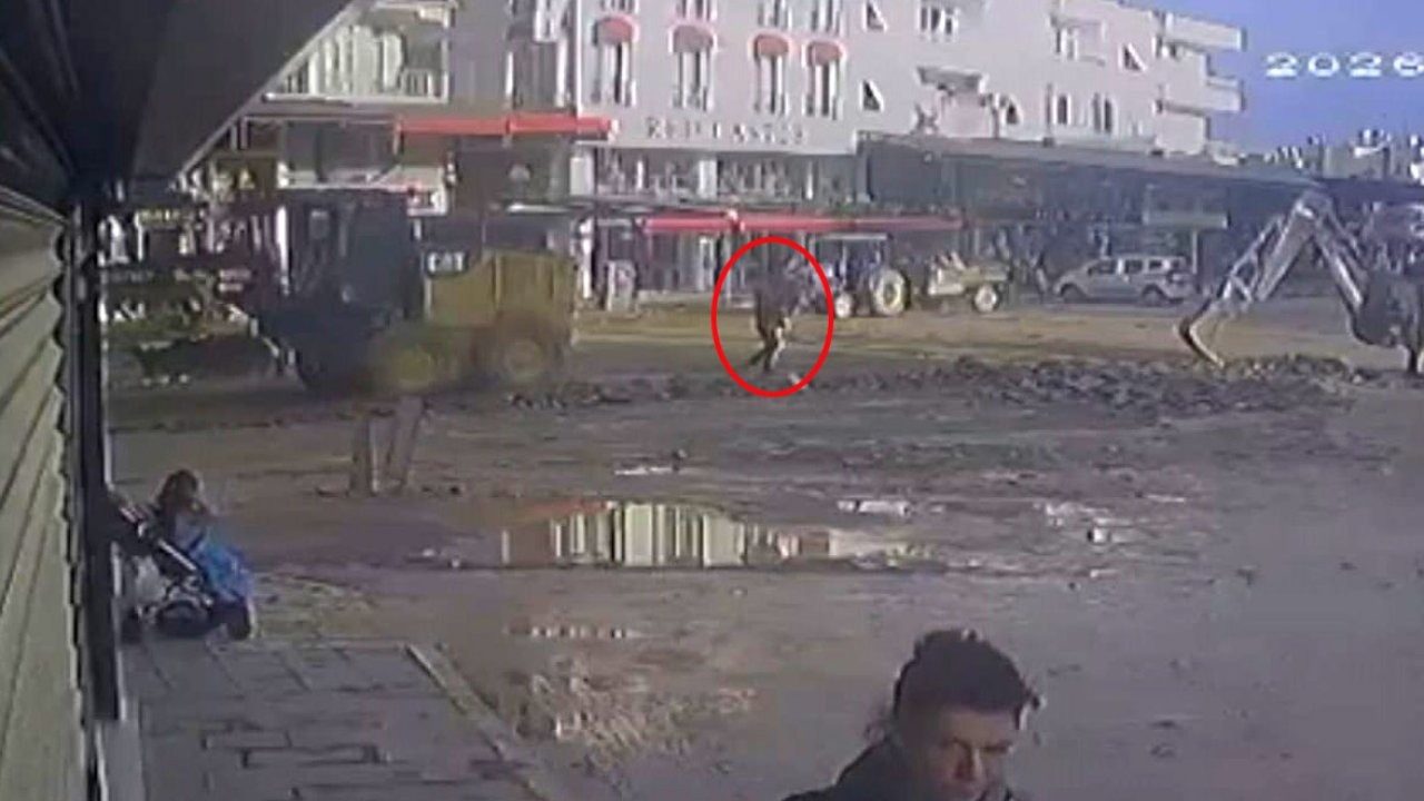 Dozerin belediye çalışanına çarptığı kaza kamerada