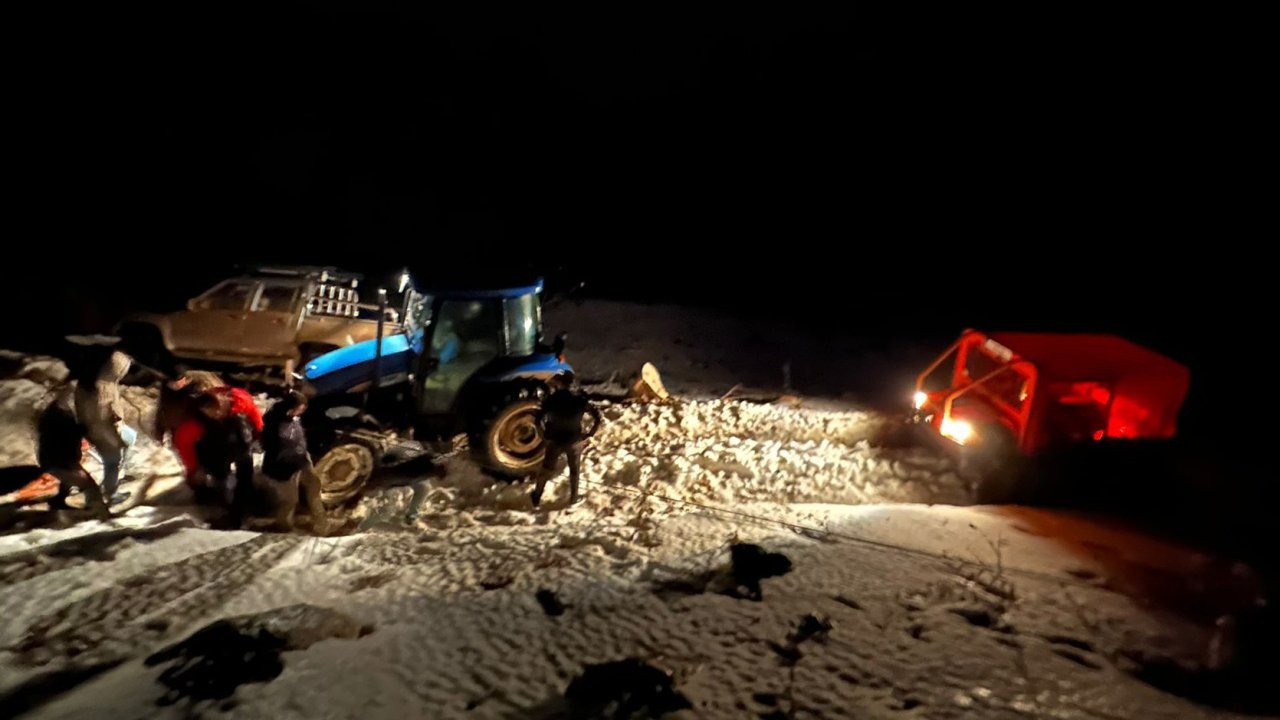 Off-road için gittikleri dağda mahsur kalanlar kurtarıldı