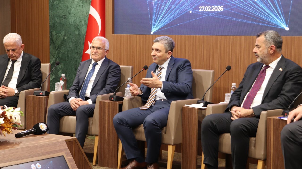 Vali Şahin, Kumluca'da gençlerle bir araya geldi
