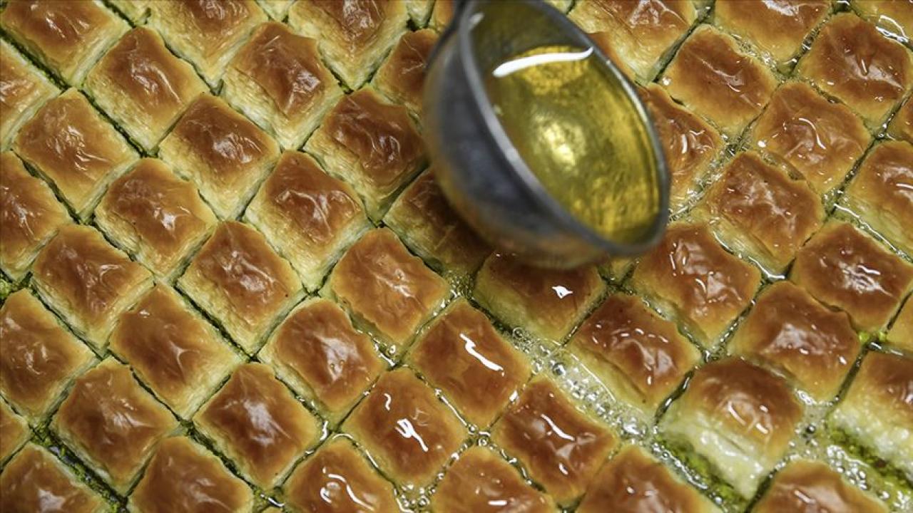 Antalya akşamlarının vazgeçilmez tatlıcıları