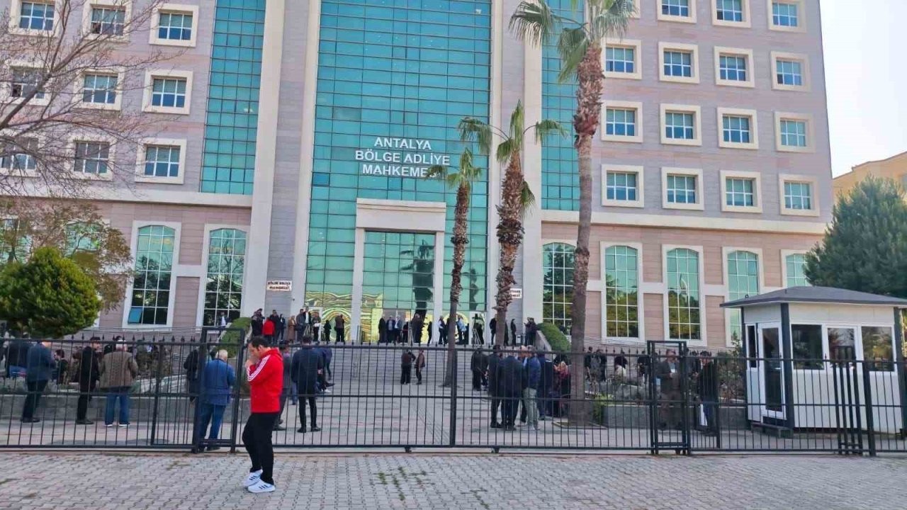 Antalya Büyükşehir Belediyesi yolsuzluk ve rüşvet davasında 2’nci gün