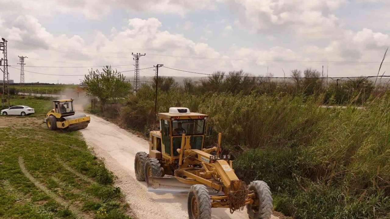 Tarsus’ta yağıştan zarar gören yollar yeniden düzenlendi
