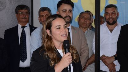 Serik'te İYİ Parti'ye katılanlara rozet