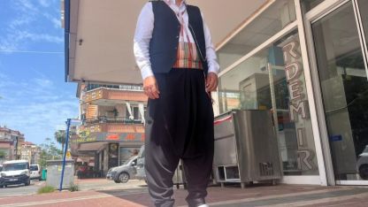 30 metrekarelik atölyede 36 yıldır Alanya şalvarını dünyaya tanıtıyor
