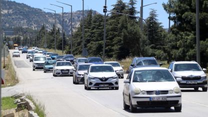 Burdur-Ankara yolunda 'tatil dönüşü' trafiği