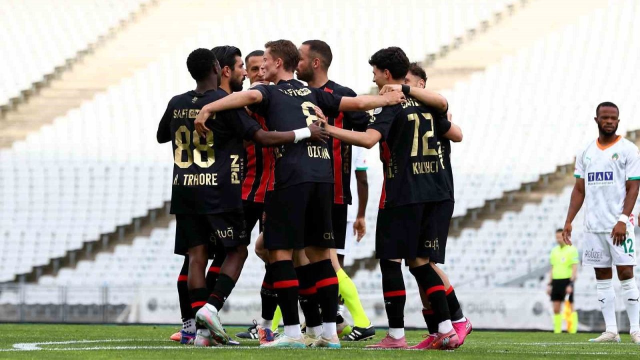 Alanyaspor son hafta maçında Fatih Karagümrük'e yenildi