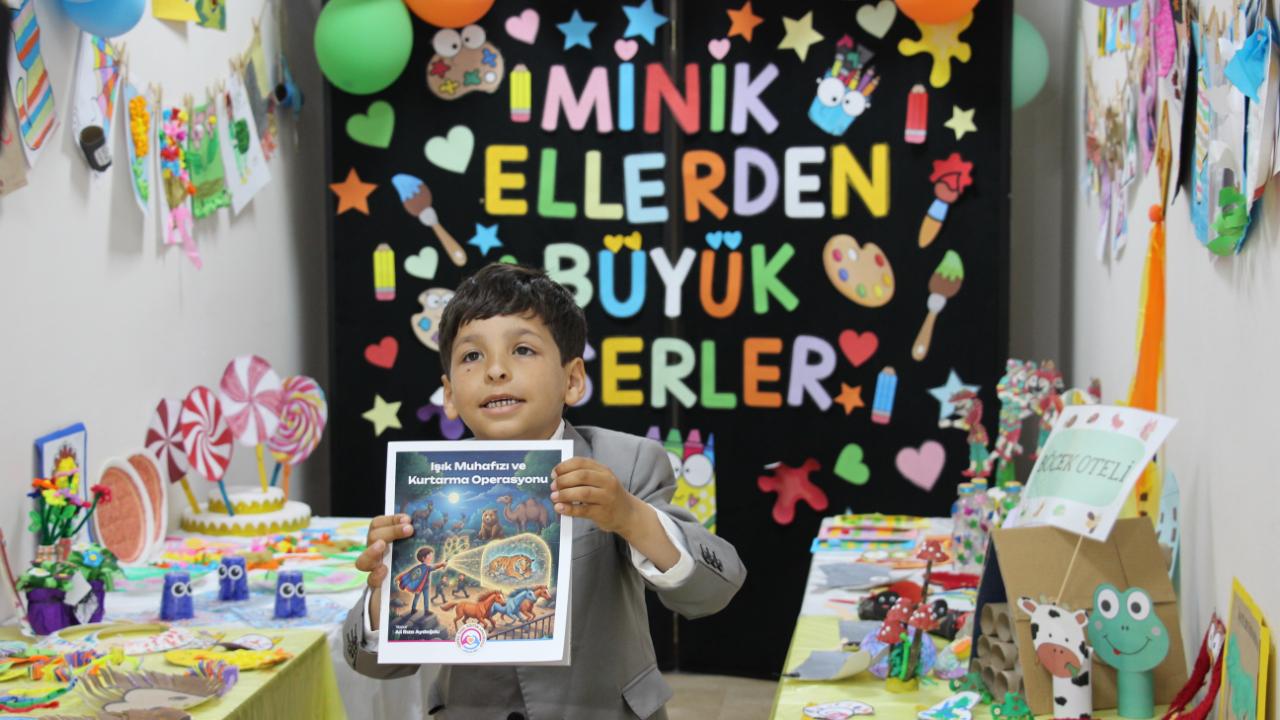 Antalya'da 6 yaşındaki otizmli öğrencinin hayalleri kitaba dönüştü
