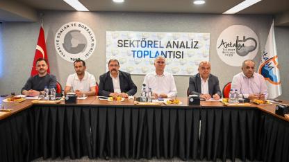Antalya'da bayram öncesi hayvancılık ve kırmızı et sektörü değerlendirildi