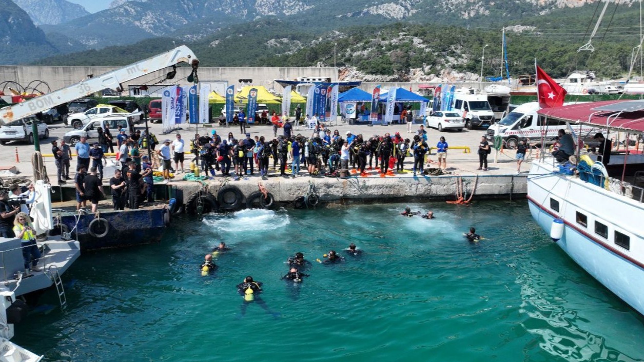 Antalya'da denizden neler neler çıktı!
