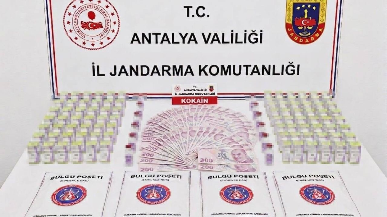 Antalya’da turistlere uyuşturucu satan 15 kişi tutuklandı