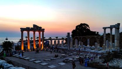 Antalya’da turistlerin gözdesi o tapınak!