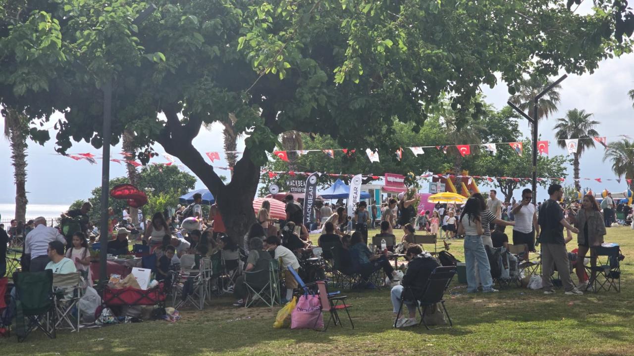 Antalyalılar hafta sonunda parklara akın etti!