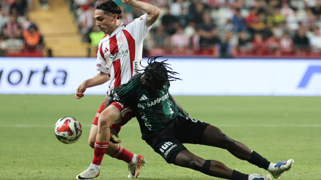 Antalyaspor Süper Lig’e veda etti!