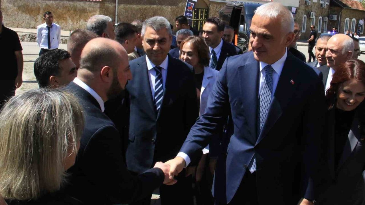 Bakan Ersoy: "Mersin, yaşayan bir kültür hazinesidir"