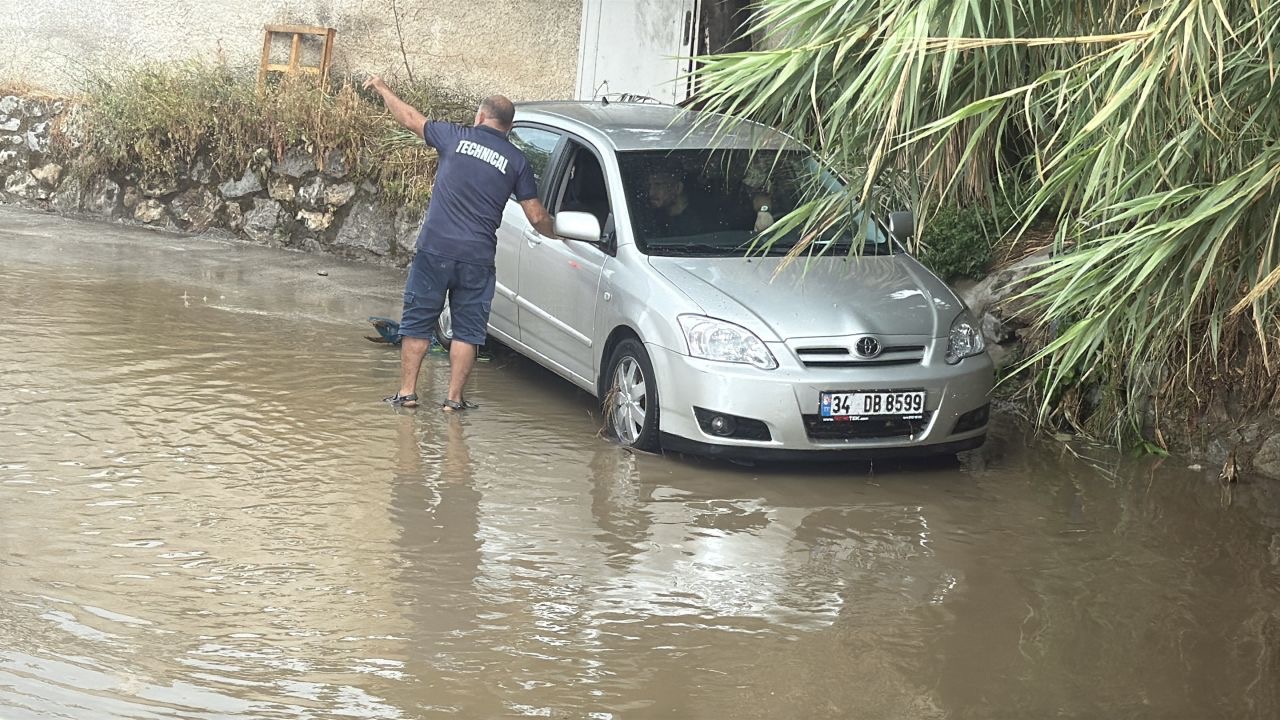 Bodrum’da yağmur kısa süreli etkili oldu