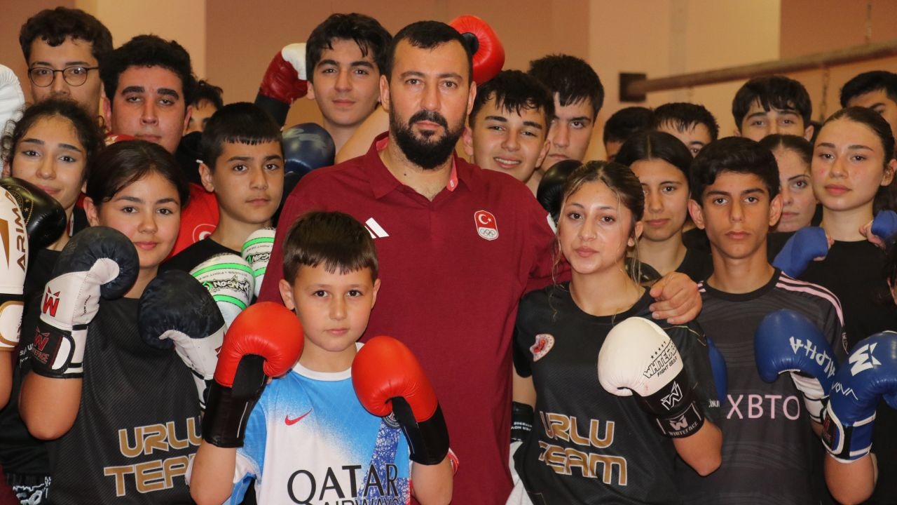 Gençler geleceğini inşa ediyor