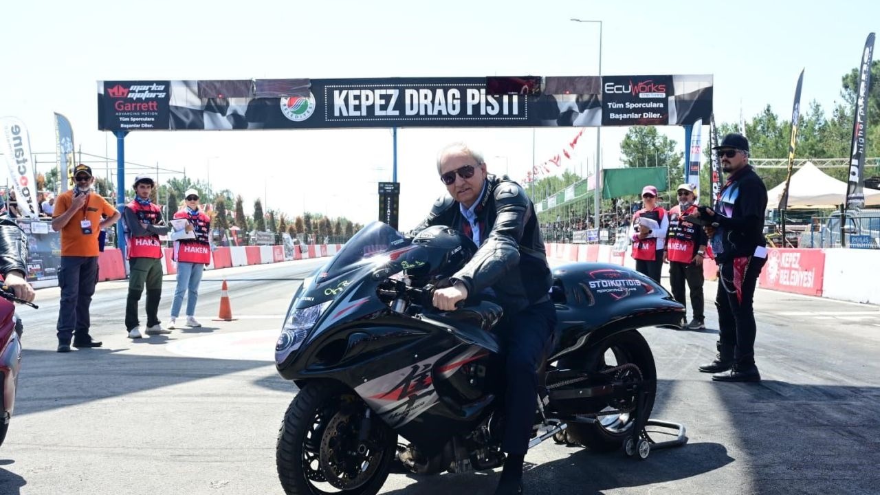 Kepez Belediye Başkanı Kocagöz, hız tutkunlarının heyecanına ortak oldu