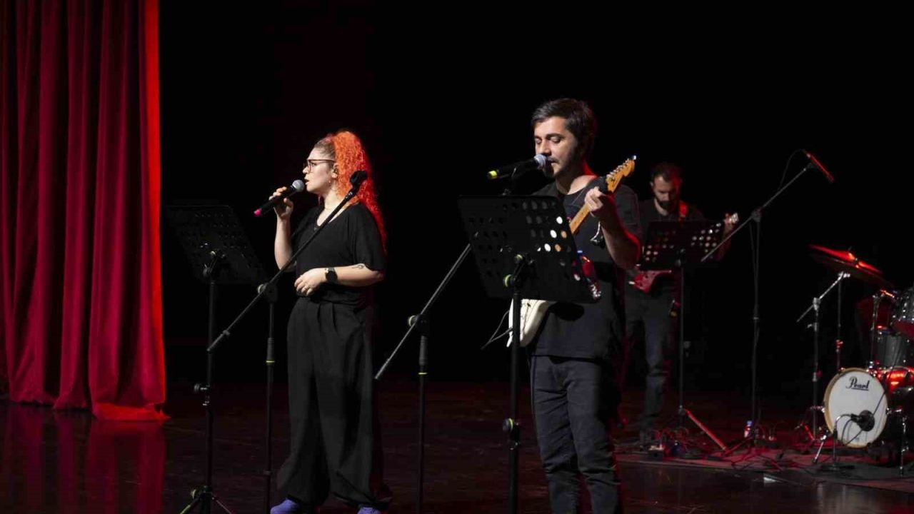 Mersin’de LGS öğrencilerine moral konseri