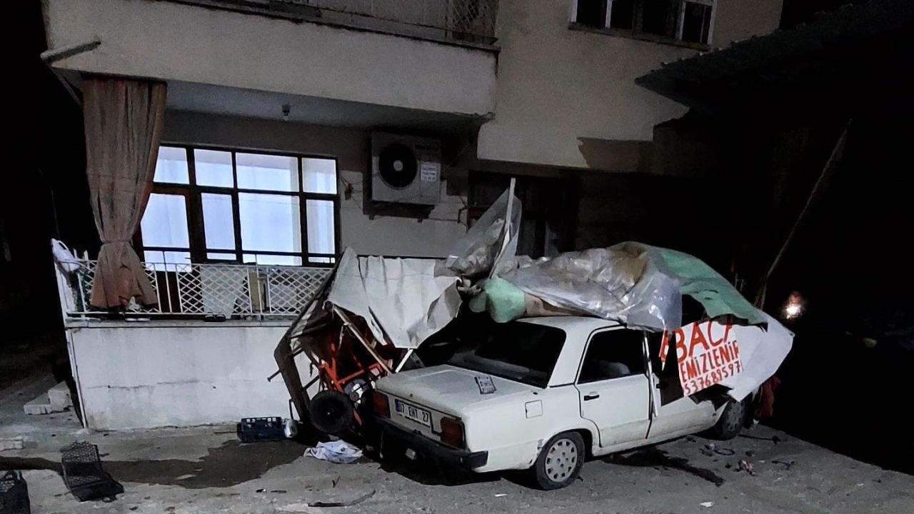 Otomobil depoya çarptı: 1 yaralı