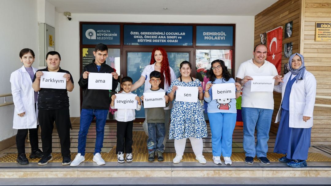 Özel bireylerden Anneler Günü'nde anlamlı sürpriz