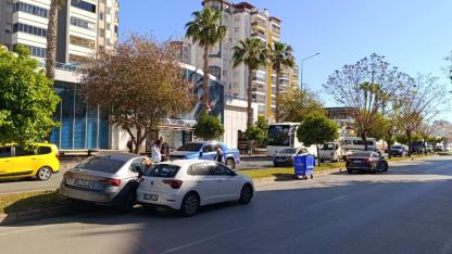 Rüzgarın sürüklediği konteyner zincirleme kazaya neden oldu!
