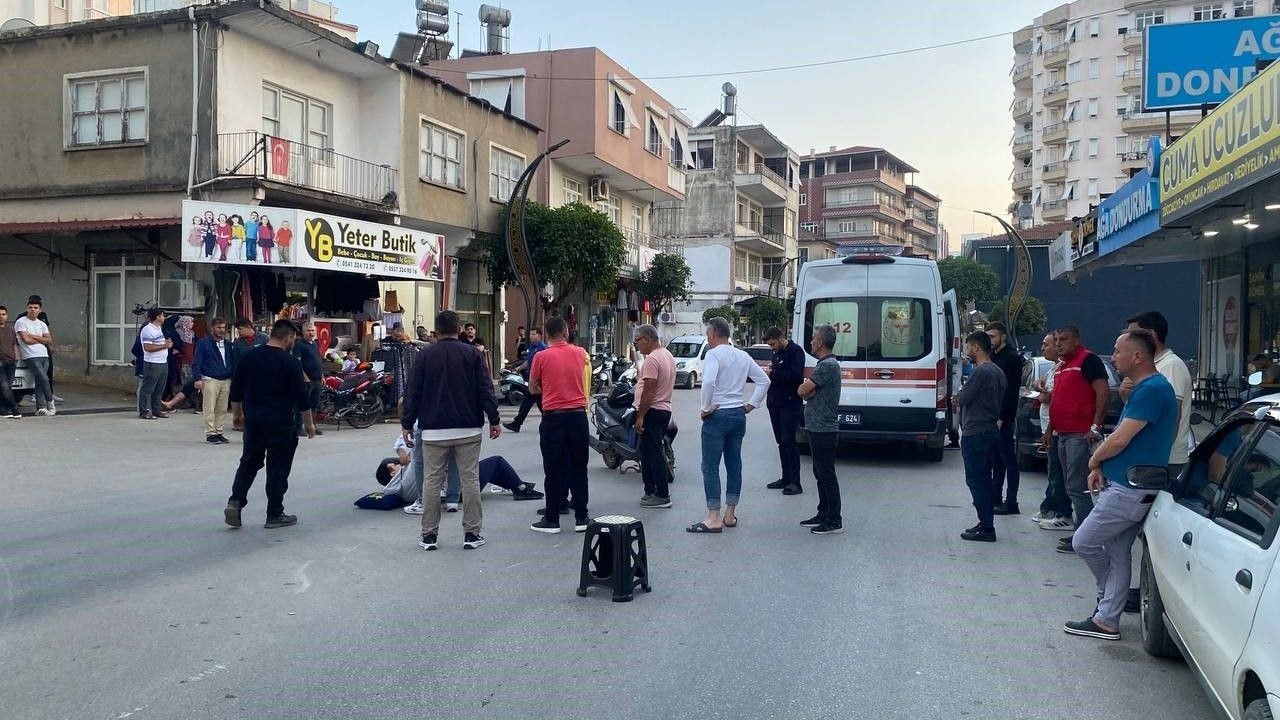 Serik’te iki motosiklet çarpıştı: 3 yaralı