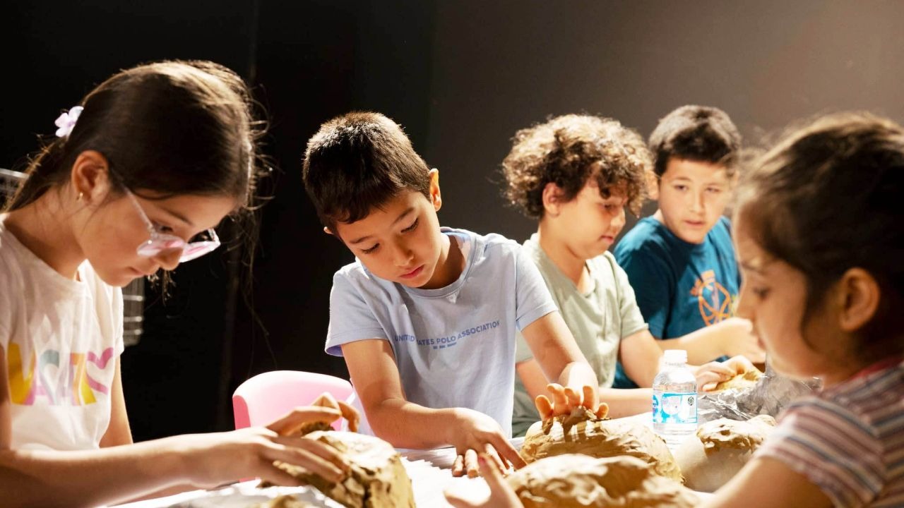 Tiyatro festivalinde renkli sanat atölyeleri
