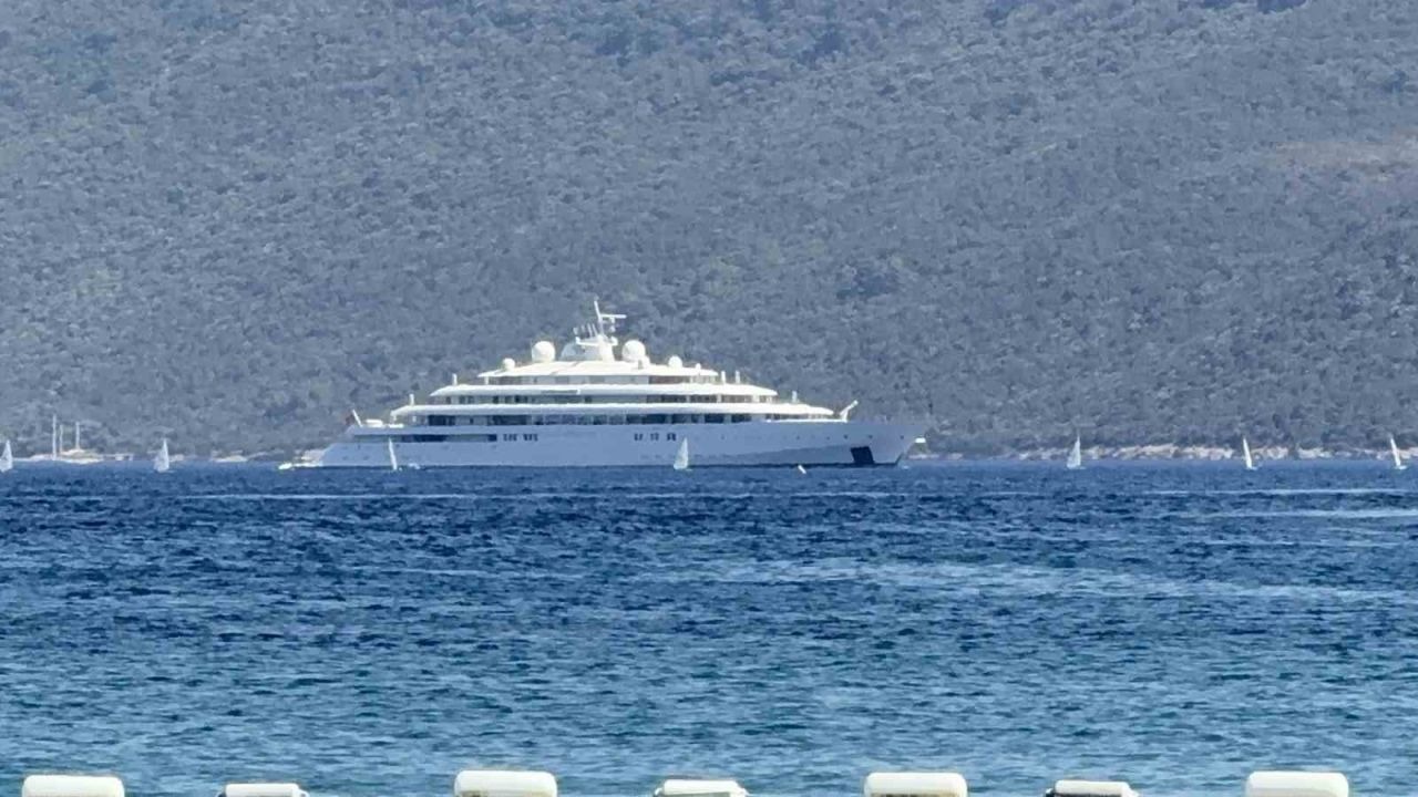 150 milyon dolarlık yüzen saray