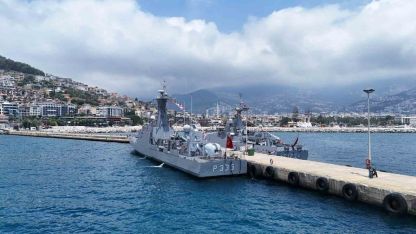Alanya Limanı’nda savaş gemilerine yoğun ilgi