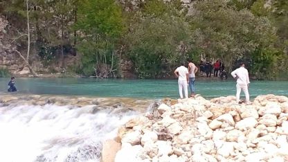 Serinlemek için girdiği çayda kaybolan genç için arama çalışmaları başlatıldı