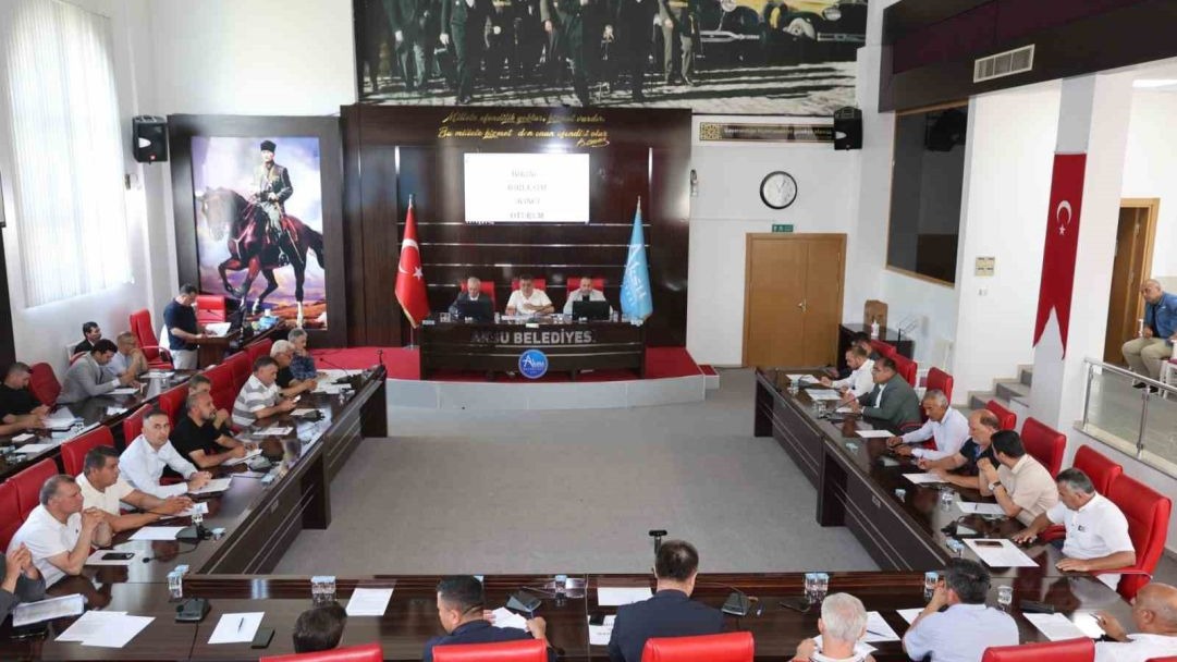 Aksu Belediye Başkanı Yıldırım’dan Cemal Enginyurt’a tepki