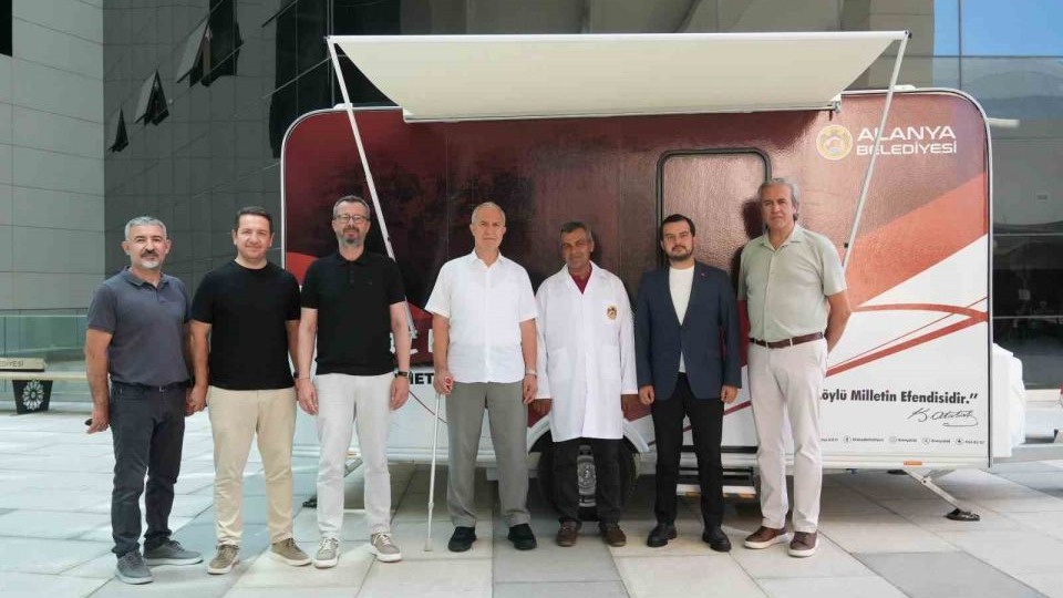 Alanya Belediyesi mobil kuaför aracı hizmete başladı