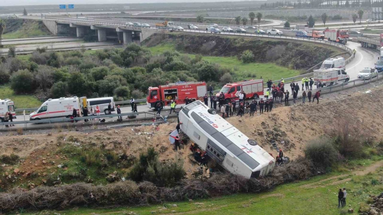 Antalya’da 10 kişinin hayatını kaybettiği otobüs kazasında bilirkişi sürücüyü kusurlu buldu