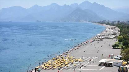Antalya'da sıcak hava etkili oldu