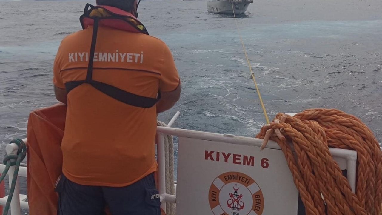Bodrum'da sürüklenen tekne kurtarıldı
