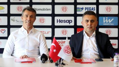 Bülent Korkmaz yeniden Antalyaspor'da!