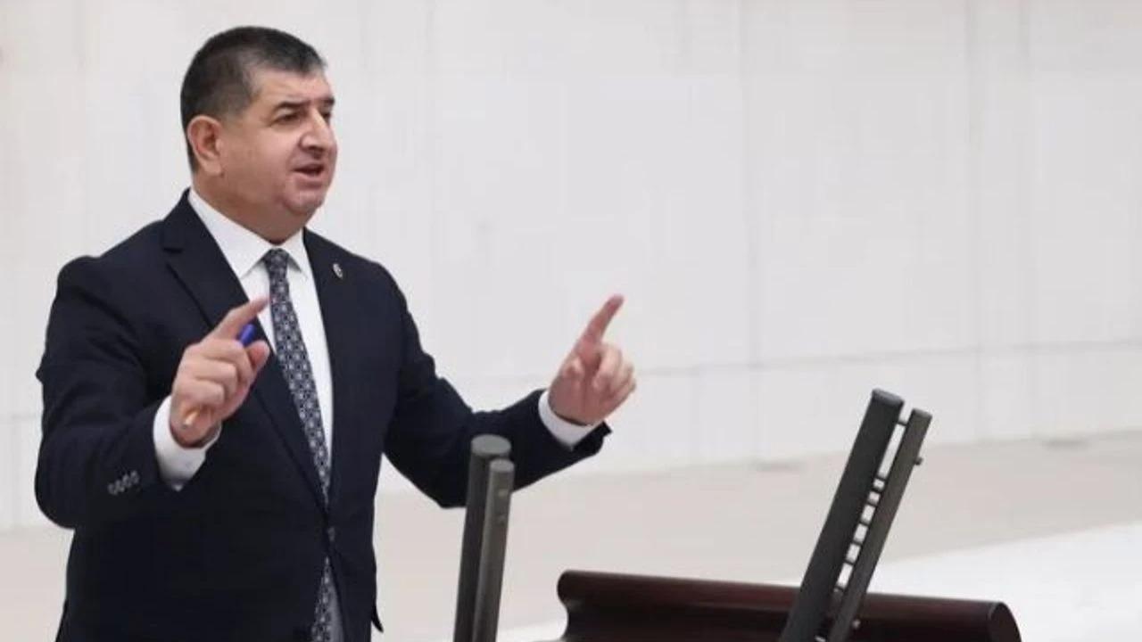 CHP’de deprem! 28 Parti Meclisi üyesi istifa etti, Cavit Arı “Yönetim düştü” dedi