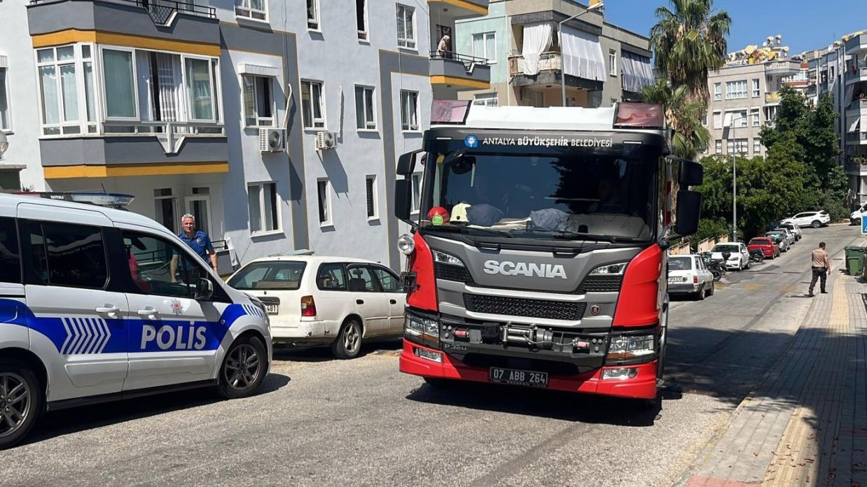 Dairedeki yangın büyümeden söndürüldü