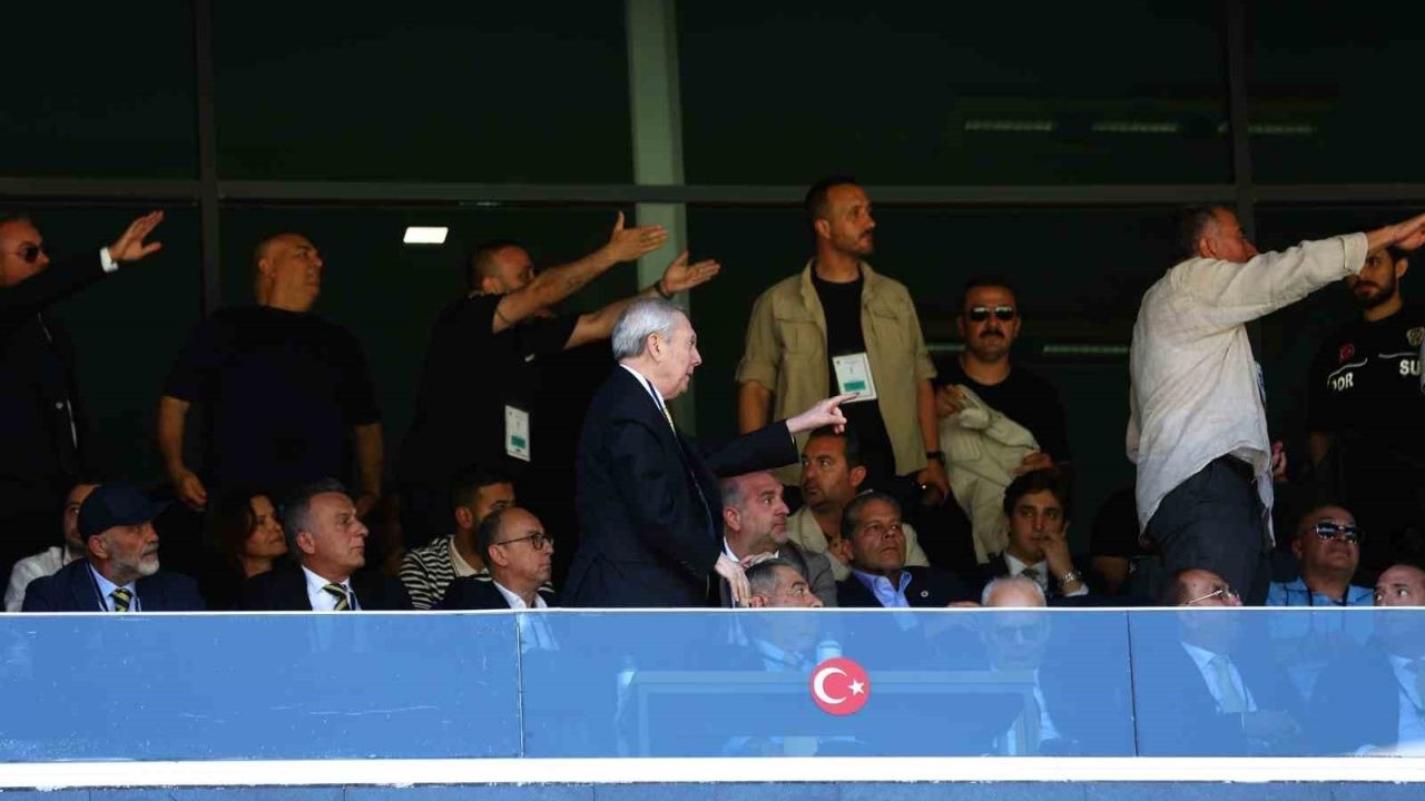 Fenerbahçe olağanüstü seçimli genel kurulunda arbede çıktı