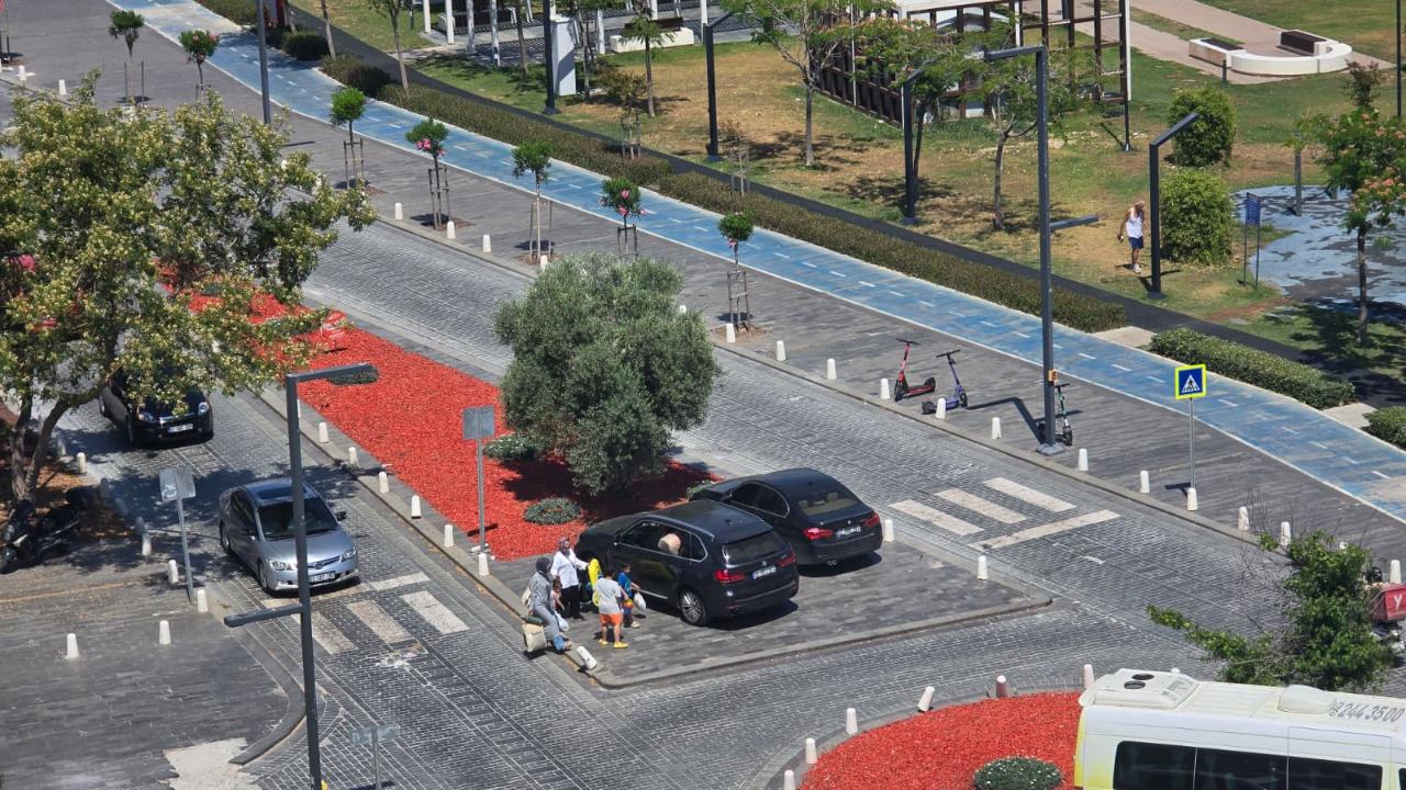 Konyaaltı Sahili'nde vatandaşlar kural tanımıyor