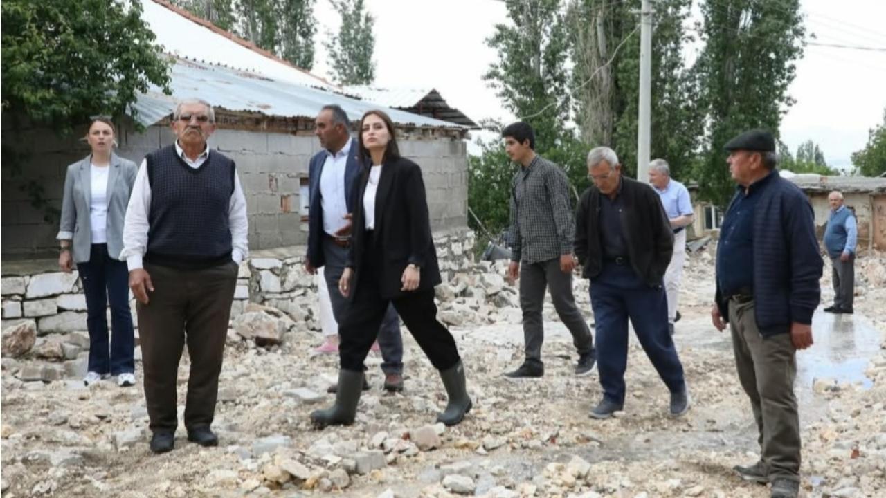 Korkuteli’nde Başkan Caran sahaya indi