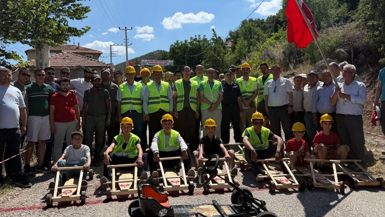 Tahta arabalarla zorlu yarış