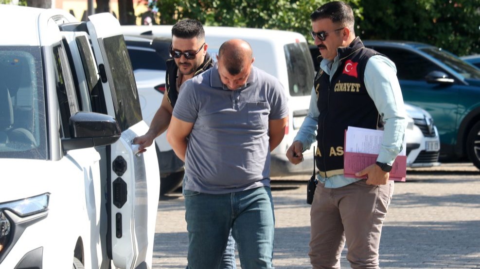 Tayin tartışmasında eşi ve kayınpederini öldüren şüpheli adliyede