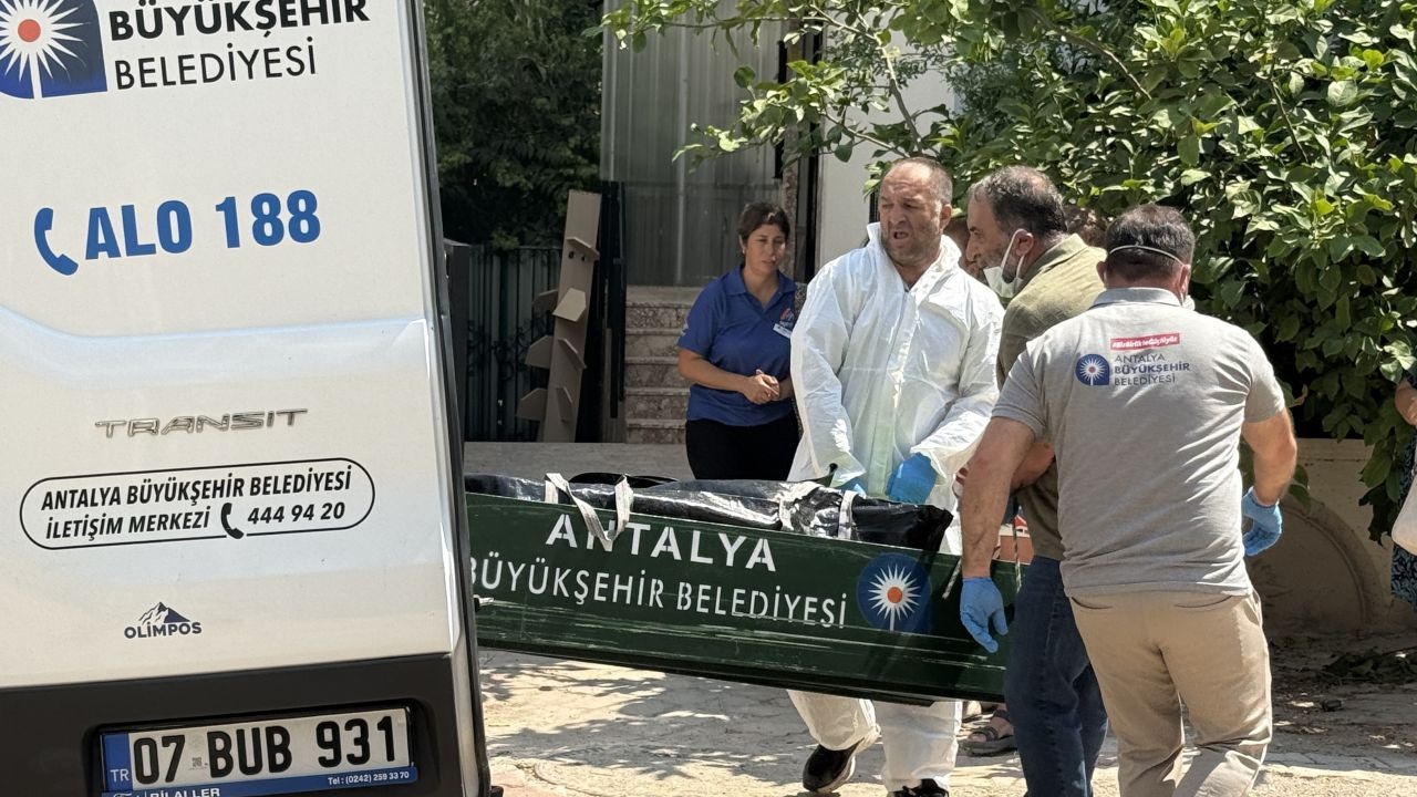 Yalnız yaşadığı evinde ölü bulundu