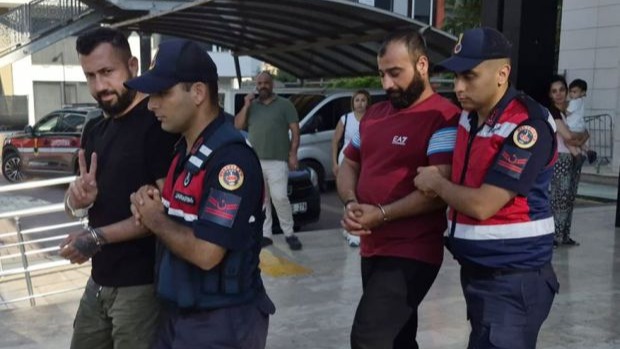 Zorla evine girdikleri kişinin 20 bin lirasını gasbeden 4 şüpheli tutuklandı