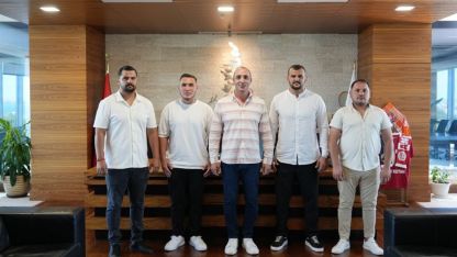 Başkan Kotan başarılı güreşçileri ödüllendirdi