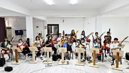 Değirmenönü'nde gitarın dört hali