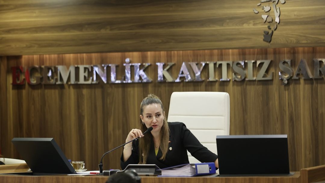 Antalya Büyükşehir Meclisi'nde 'kalıcı eser' polemiği