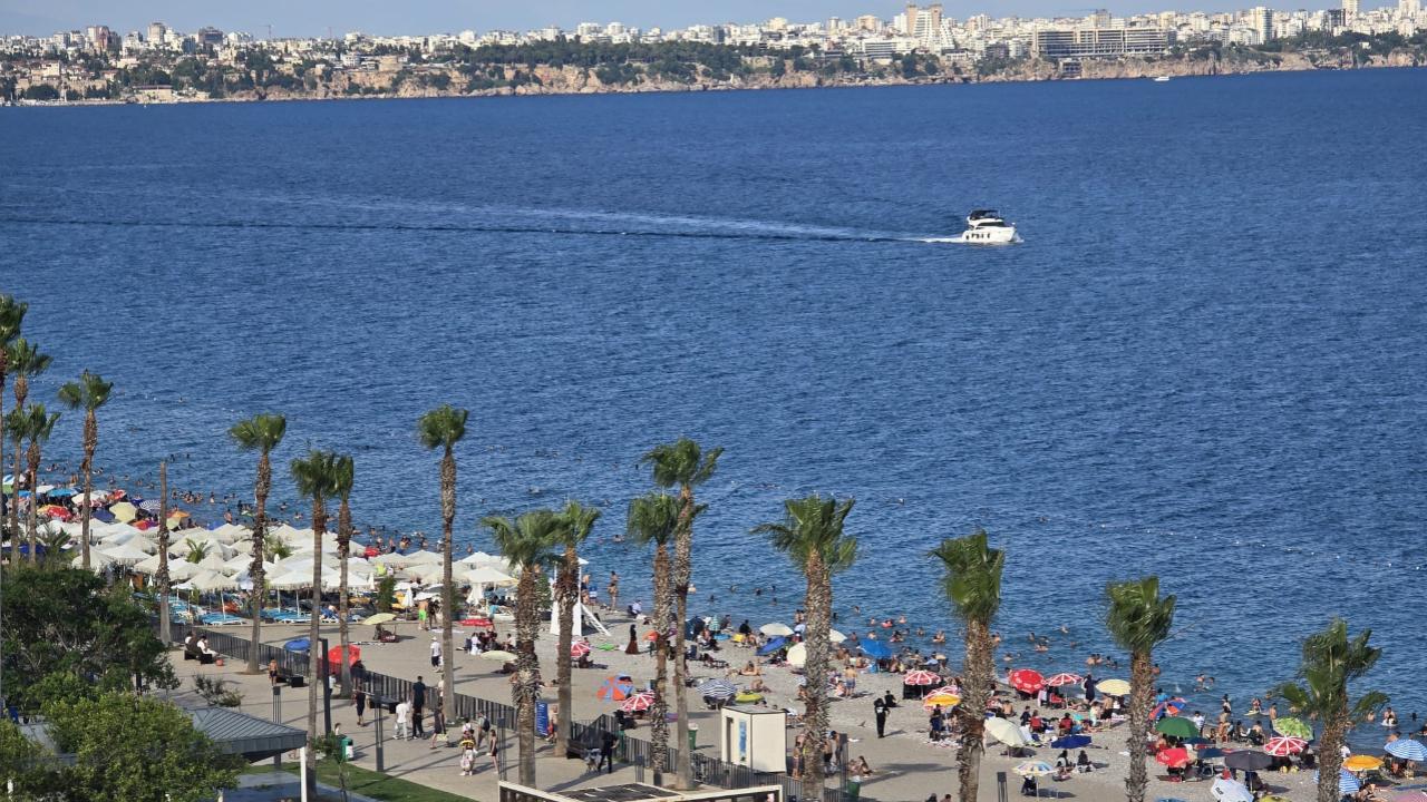 Antalya’da denize girecekler dikkat! Deniz suyu sıcaklığı bugün kaç derece?